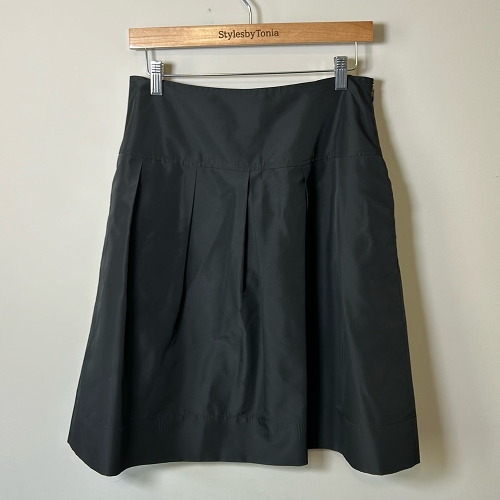 St John Black Drop Waist Inverted Pleat A Line Knee Length Skirt Pockets sz 8